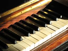 Jul 09, 2014 · for everyday cleaning, wipe your piano with a clean, damp (not wet) cloth, followed by a clean dry cloth. How To Clean Plastic Or Ivory Piano Keys