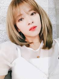 Jeongyeon Surprised Fans In Kakao Group Chat By Showing Up Chatting And Posting Rare Never Before Seen Selfies O Twice Jungyeon Nayeon Twice Kpop