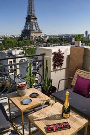 A Rooftop Pop Up Champagne Bar In Paris With The Best Views Of The Eiffel Tower Eiffel Tower Vacation France Nice View