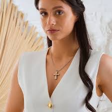 Kristen Lapp's Instagram, Twitter & Facebook