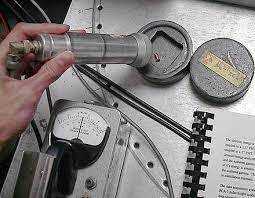 Large output pulses are obtained as the output pulse is independent both of the energy and nature of the particles detected. Geiger Counter Wikiwand
