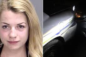 En prenant un selfie topless au volant, elle fonce dans une voiture de  police