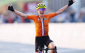 Annemiek van vleuten ретвитнул(а) movistar team. Uwtg43fn Nezum