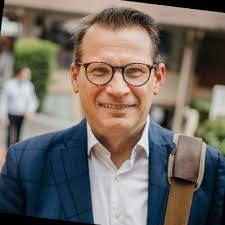 Congratulations to Aaron Cornwall, who has won Veteran Employee of the Year  at the Prime Minister's National Veterans' Employment Awards. ACU's Student  Veteran Services manager has been honoured at…