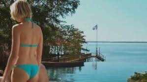 The moment sara (sara paxton) and her friends arrive at her parent's louisiana lake house, the party is in full gear. Shark Night 3d Reviews Metacritic