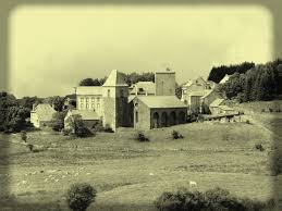 (7.26 km) la borie de l'aubrac (15.66 km) aux caprices d'aubrac (7.78 km) les coudercous (13.03 km) michel bras (15.79 km) best western le relais de laguiole hotel & spa; L Aligot Au Buron De Camejane Aubrac Aveyron Gourmandise Sans Frontieres