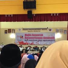 Sekarang pun masih study kat sini, hahahahak. Foto Di Dewan Besar Kolej Profesional Mara Indera Mahkota Kuantan Pahang