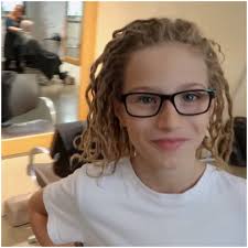 11-year-old gets dreadlocks and the result is fabulous 😍