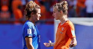 Find stats and other information for all women's world cup players at fox sports. Cristiana Girelli Mi Piacerebbe Giocare Con Vivianne Miedema L Football