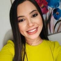 Kim Salinas's Instagram, Twitter & Facebook