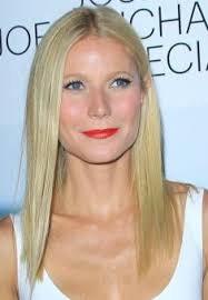 Il bob alle spalle ha tutto un altro mood se la parte finale è scalata delicatamente. I Tagli Di Capelli Che Regalano Dieci Anni In Meno Foto 1 Di 9 Radio Monte Carlo