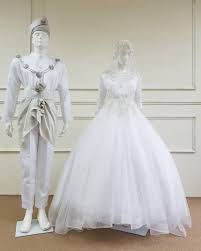 Ingin terlihat anggun di hari pernikahan sis ? Offer Lagi Gaun Kembang Setaman 1 Songket Pengantin Facebook