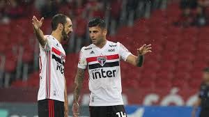 Luis pipoca vai ser expulso com menos de 20 minutos de jogo e mesmo assim venceremos com gols do mito e de ganso. Internacional 1 X 0 Sao Paulo Campeonato Brasileiro Rodada 18 Tempo Real Globo Esporte