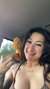 Does anyone know Eva Molina??? I have her package if she can dm me!! Please  an thank you