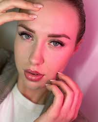 Ami Lashes by Amanda Jędruch