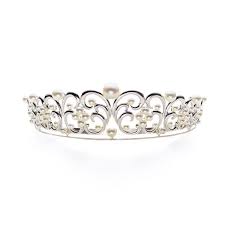 tasaki diamond tiara cinderella エンゲージメントリングをご成約のお客様に オリジナルパールティアラを無料で貸出 jewelled headpiece crown jewelry tiara