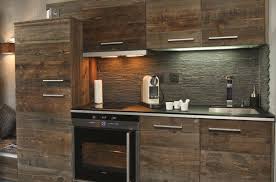 Cuisine Marron Beaux Coloris Pour Cette Equipee Equipee Cuisine Marron Cuisine Morel Cuisine Bois Moderne