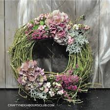 Diy Herbstkranz Basteln Anleitung Fur Schone Kranze Herbstkranz Blumen Zur Beerdigung Blumengestecke