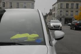 Spontané, protéiforme et non encadré, l'insaisissable mouvement des gilets jaunes inquiète l'exécutif, qui a déjà mis en garde contre le blocage des routes samedi. Gilets Jaunes Appel Au Blocage De Mortagne Au Perche Le 17 Novembre Le Perche