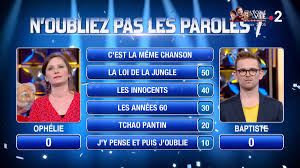 D'un côté tv cristal, 21 ans, chargée de la couverture du pays de bitche. Bezo9z3q1ezqhm