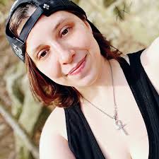 Danielle Marie Everett (@willowwyntre) • Instagram photos and videos