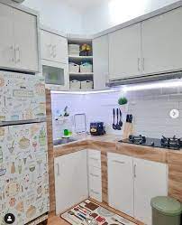 Berbagai contoh lemari dapur minimalis bisa anda pilih sesuai dengan desain interior rumah minimalis anda. 11 Contoh Dapur Minimalis Sederhana Yang Mudah Ditiru Di Rumah Kecil Rumah123 Com