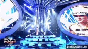 Your face sounds familiar je interaktivní televizní franšíza vyvinutá firmami endemol a antena 3, kde si celebrity pokoušejí co nejlépe ztvárnit slavné zpěváky a kapely. Your Face Sounds Familiar Kids Xia Vigor As Taylor Swift You Belong With Me On Make A Gif