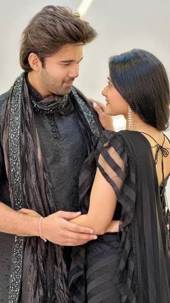 Do you miss #sirav ? Let's flood the comments section with love 💕 your both Aarav & Simar is filled with gratitude 💫.