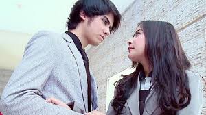 Aliando sepertinya tidak terlalu mempermasalahkan video singkat prilly yang dianggap netizen telah menghina keluarganya itu. Prilly Latuconsina Aliando Saling Simpan Gembok Dan Kunci Cinta Showbiz Liputan6 Com