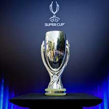 El antiguo trofeo de la supercopa, que fue levantado por grandes del fútbol como alessandro nesta, fernando. Uefa Super Cup 4th Trophy European International Clubs Trophy Is The Same As The 3rd Only Lar Uefa Super Cup Football Trophies Champions League Football
