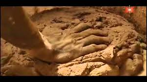 تفسير حلم المطر ينزل من سقف المنزل. ØªÙØ³ÙØ± Ø­ÙÙ Ø§ÙØ·ÙÙ Ø¹ÙÙ Ø§ÙÙØ¬Ù ÙÙ Ø§ÙÙÙØ§Ù ÙÙÙØ¹ Ø§ÙØ±ÙÙØ¨