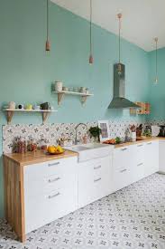 epingle par alana lara sur gifts cuisines design cuisine blanche et bois couleur cuisine