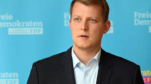 Max Möller (xamoeller@)