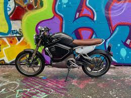 Superior range and a powerful motor reside in a sculpted lightweight body that possesses style in abundance. Super Soco Forum