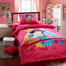 A complete bedding solution featuring a glamorous princess surrounded by pink hearts your little one is sure to love. Pin On Disney Bedding Sets