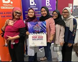 Liza hanim will celebrate 42rd. Kalau Betul Nak Menyanyi Dia Kena Serius