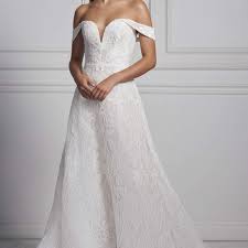 Get ready to be in love with your figure in this trumpet styled shape. 50 Trendy Off The Shoulder Wedding Dresses