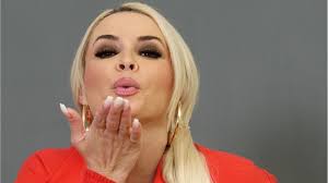 Sie stammt aus asien, liegt dort seit. Daniela Katzenberger Augenbrauen Tattoo Pamela Anderson Abschied Von Ihrem Tattoo Gala De Daniela Katzenberger Danielakatzenberger Instagram Photos Videos Highlights And Stories