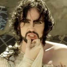 Daniele Prado's Instagram, Twitter & Facebook