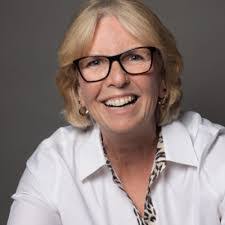 Danielle Holmstrom's Instagram, Twitter & Facebook