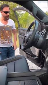 In dem video unten zeigen wir euch ihr statement. Grosszugig Laura Muller Schenkt Michael Wendler Ein Auto Promiflash De