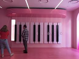 We are not your ordinary museum! The Museum Of Ice Cream Wants Us To Ditch Our Phones Quartz