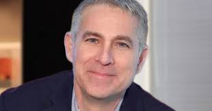 Darren Norton's Instagram, Twitter & Facebook