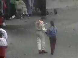 1985 formula 1 dünya şampiyonasında alain prost derecesine kadar koşucuydu ve 1997 le mans 24 saat ve 2001'i kazandı 12 sebring spor otomobil yarışlarının saatleri. Michele Alboreto Youtube