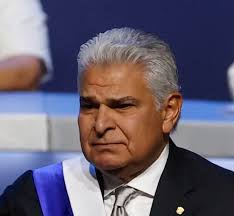 El presidente de Panamá es un "mendigo con corbata" . Ahora vamos haber de  que esta hecho este "mendigo con corbata" si devuelve el Canal de Panamá a  Donald Trump, sera que