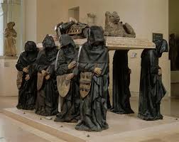 Mengambilnya dan membuangnya ke tempat sampah 5. Wow Museum Louvre 9 Masnurul