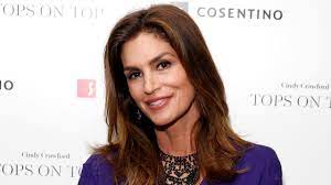 This biography of cindy crawford gives detailed information about her childhood, life, works, achievements and timeline. Kaia Gerber Shared A Rare Photo Of Cindy Crawford With A Shaggy Lob See Photos Allure