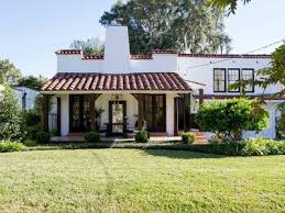 1212 River Oaks Rd Jacksonville Fl 32207 Zillow House Styles Oaks Outdoor Decor