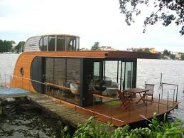 Design hem osis untuk mos / contoh surat cinta buat kakak senior mos : A Rather Cool Houseboat In Berlin Found At Fuckyeahthatsmydreamhouse Tumblr Com Houseboat Living Floating House Water House