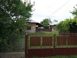 Proprietatea este compusa din doua case batranesti + anexa, poarta acces auto + poarta acces pietonal. Vanzari Case Vile Anunturi Recente In Dambovita